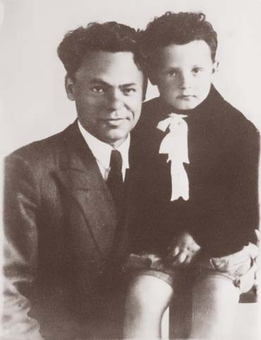Б.Н. Гутентог с сыном